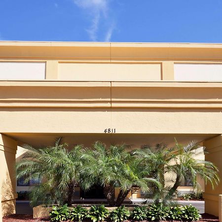 Hotel La Quinta By Wyndham Tampa Fairgrounds - Casino Exterior foto